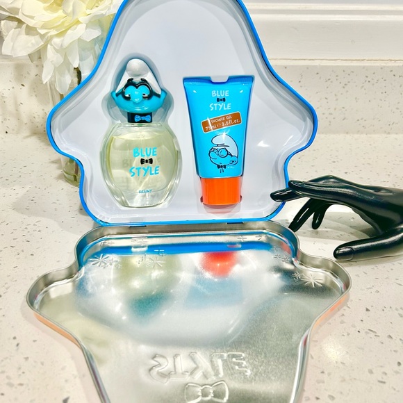 The Smurfs Blue Style Gift Set of 2 PCS For Kids BRAINY Smurf EDT & Shower Gel - Picture 4 of 5